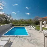 Luxurious Home In Buje Buje