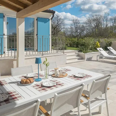 Luxurious Home In Buje Casa de Férias