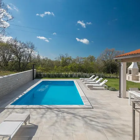 Luxurious In Buje